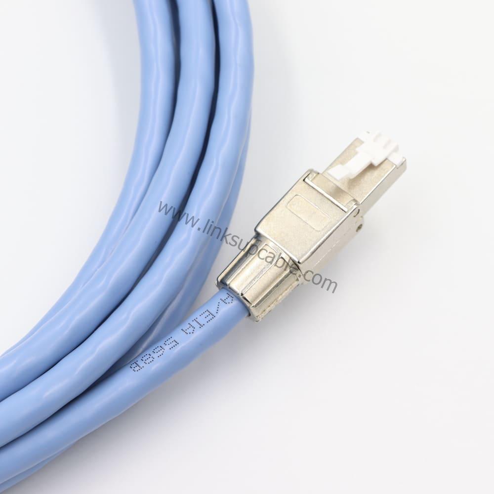 Cat8 Ethernet Cable 40Gbps 2000MHz Heavy-Duty Shielded (S/FTP) Round High-Speed Patch Cord 3 Cat8 Heavy-Duty Round Patch Cable Connected to Data Center Server Rack
