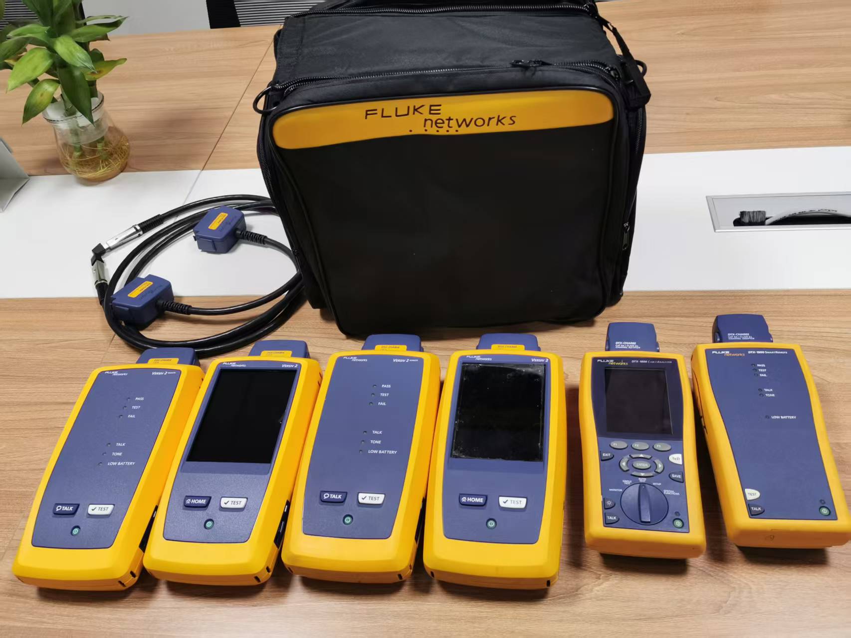 Fluke Professional Network Cable Testing Instruments